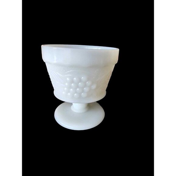 Vintage Anchor Hocking MILK GLASS Grape Pattern Footed Dish - Picture 2 of 6
